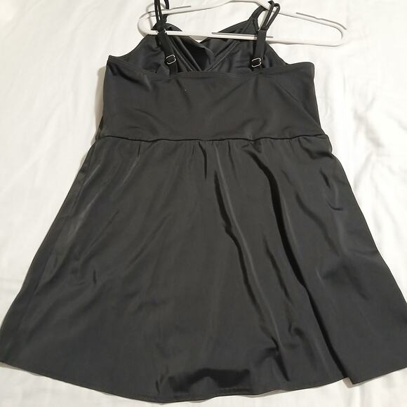 LANDS' END Modest XL black swimsuit skirted-bottom adjustable straps - Picture 7 of 8